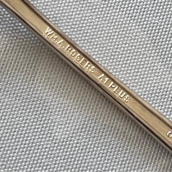 1932 Wm. A. Rogers A1 Plus Silver Plate seafood pickle Fork 6.5" Oneida Ltd. - Picture 4 of 11